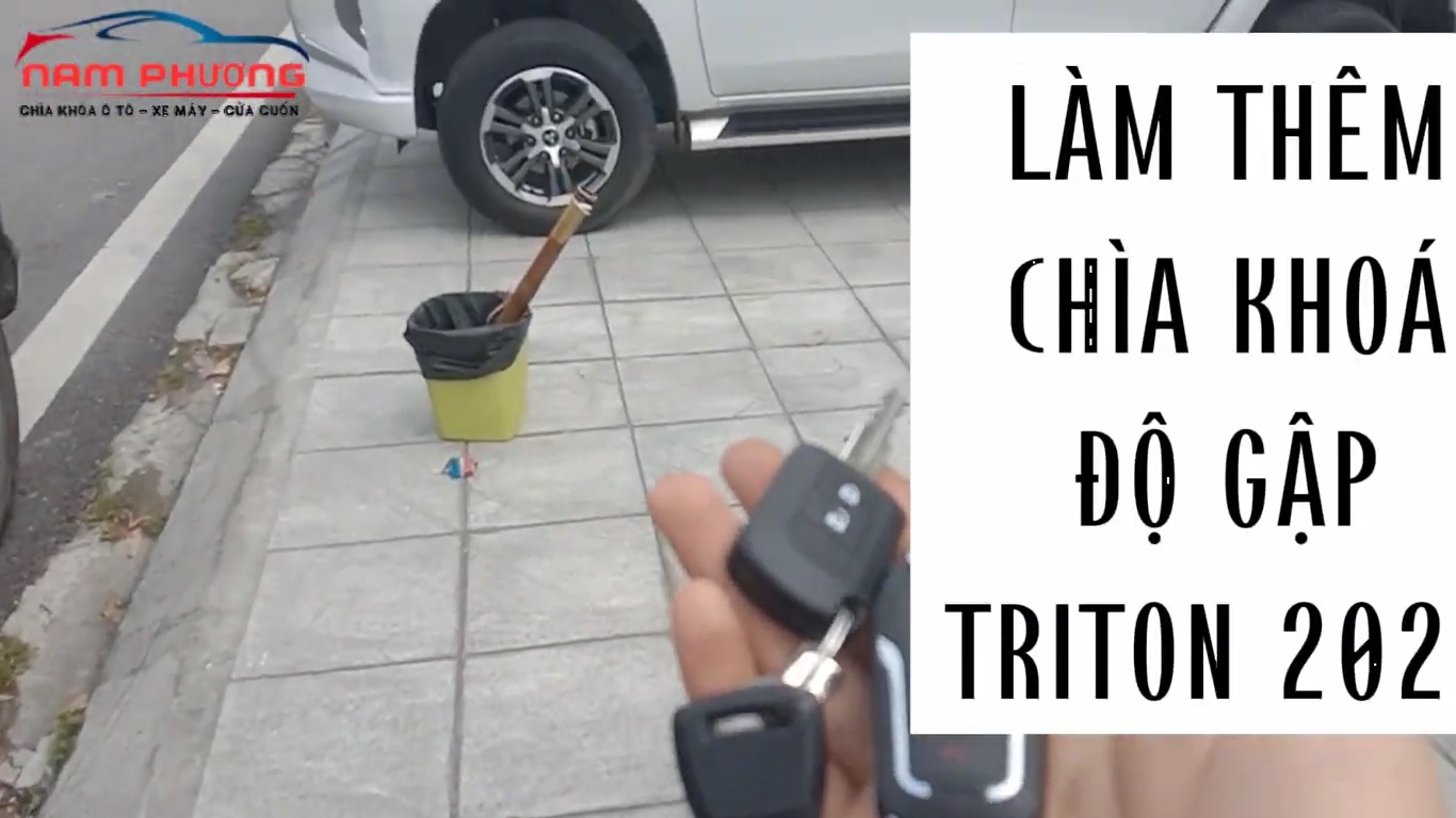 Làm chìa khóa mới độ gập Mitsubishi Triton 2022 tại Hạ Long - Làm chìa khóa ô tô-Làm khóa cửa cuốn