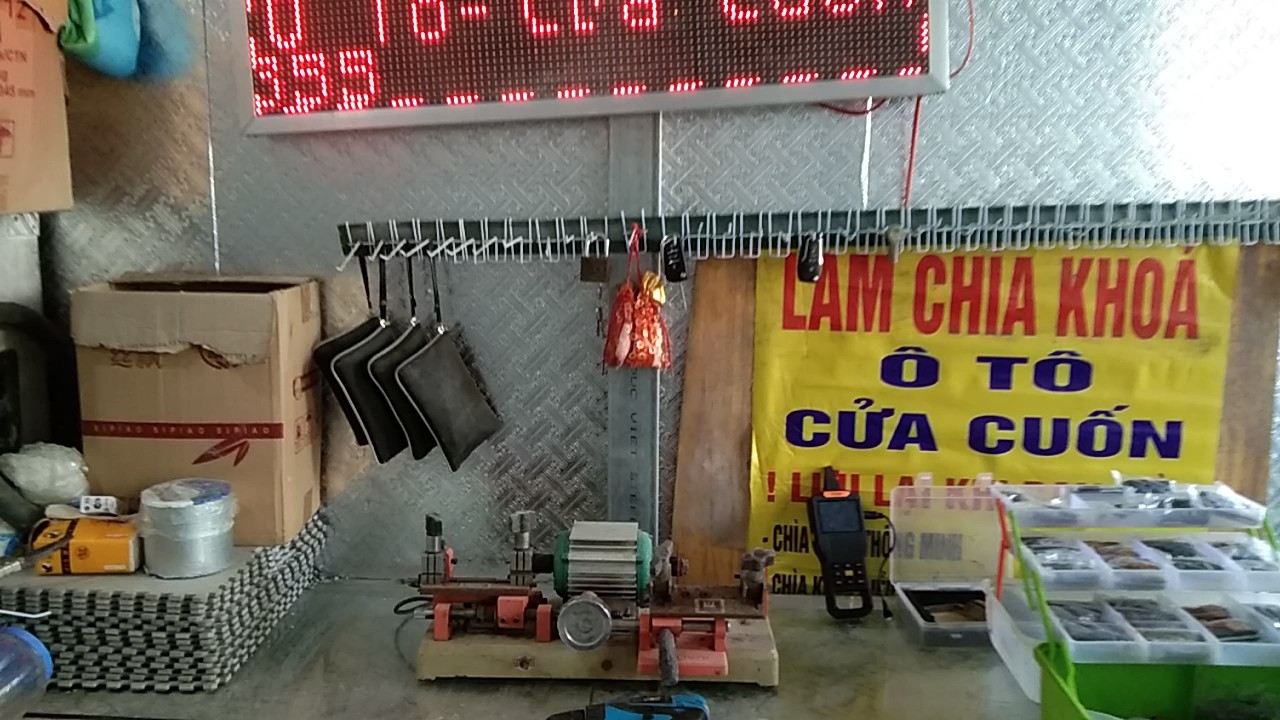 Làm chìa khóa ô tô tại Quảng Ninh|Làm khóa cửa cuốn tại Quảng Ninh